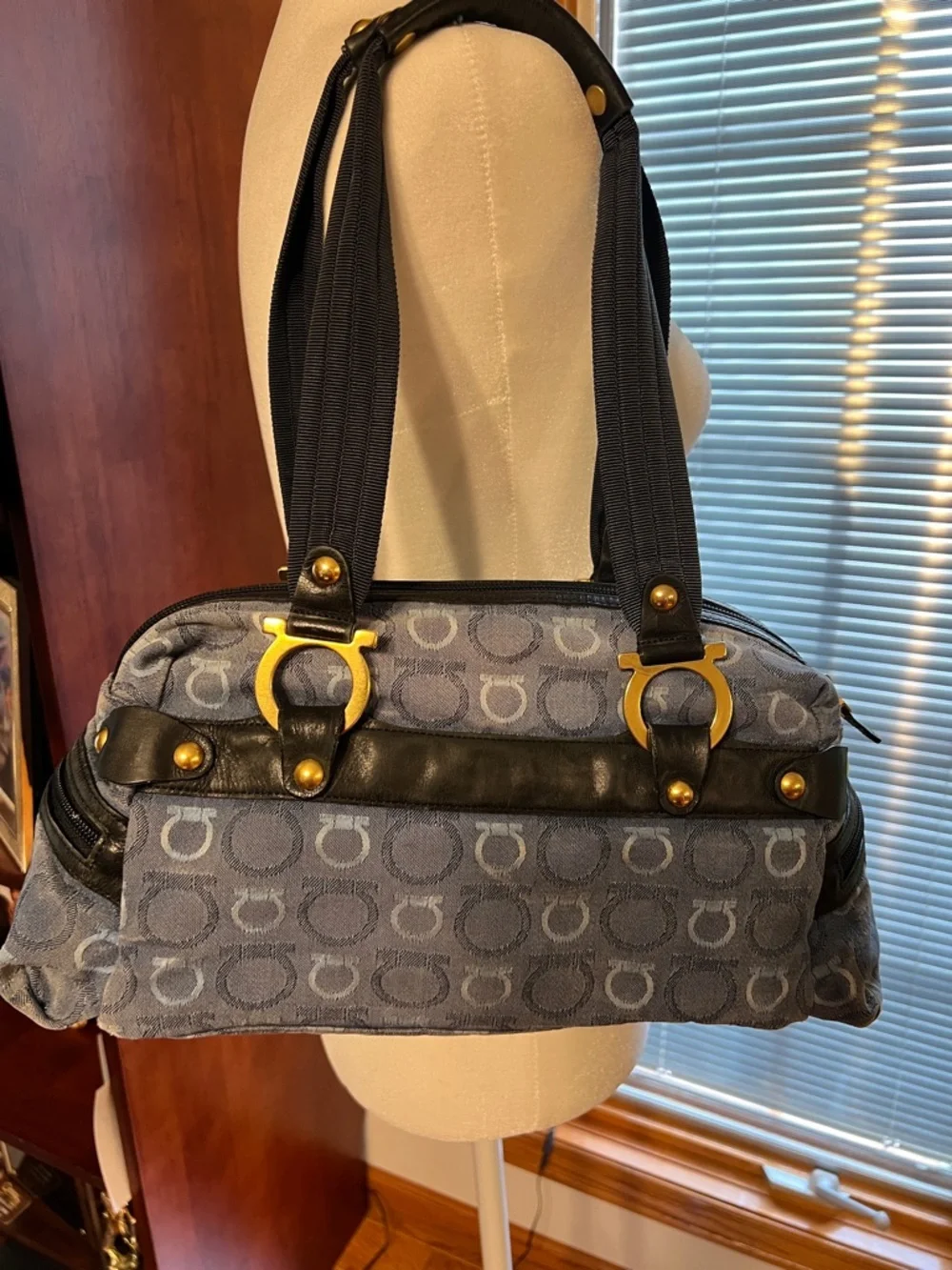 SALVATORE FERRAGAMO JEAN BAG - Picture 1 of 11